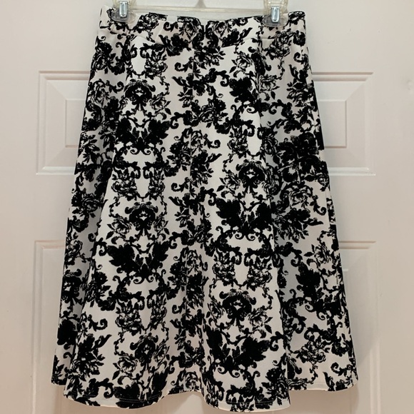 Monteau size large black/ivory brocade damask jacquard skirt - Picture 3 of 4